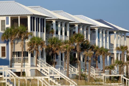 Beach homes with metal roof